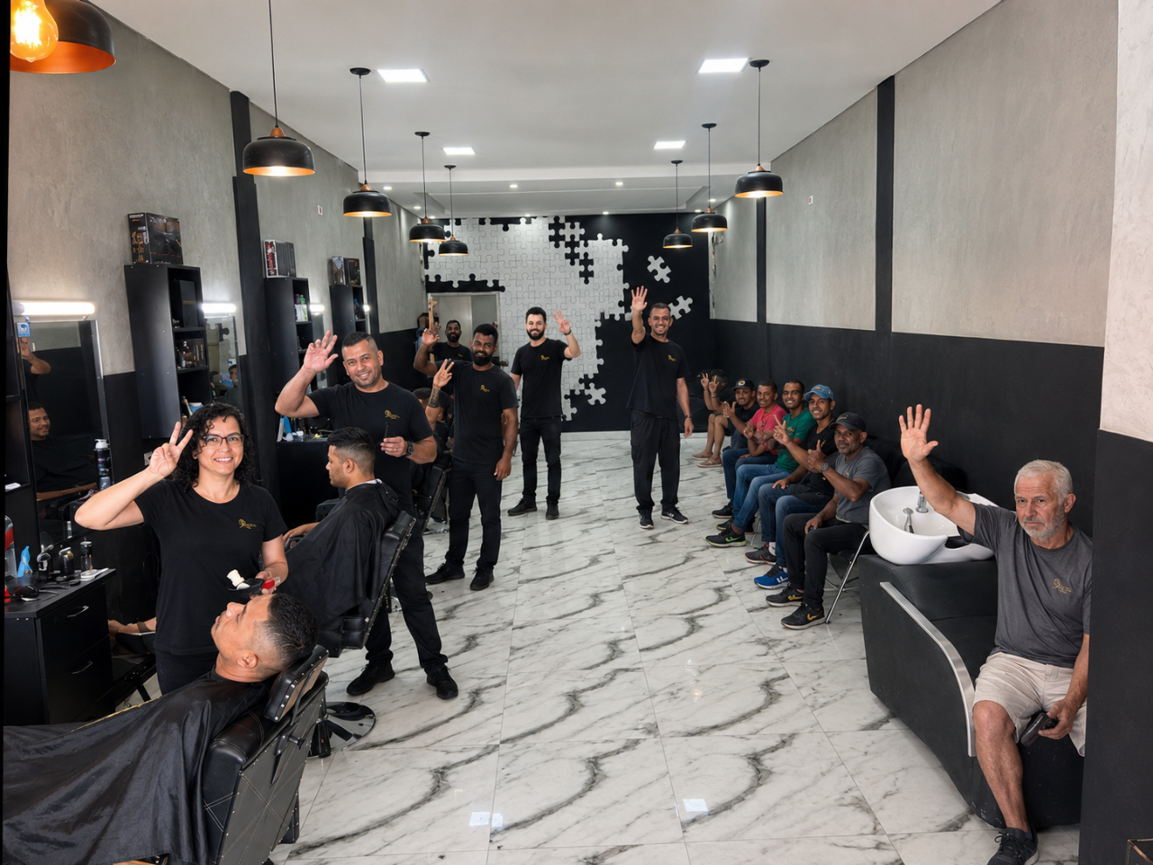 Atendimento e prática real com a comunidade na barbearia escola